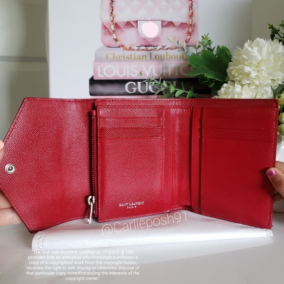 **SOLD** Authentic Pre-owned Yves Saint Laurent Grain De Poudre Compact Wallet - Picture 7 of 16